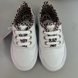 New toddler girl Sperry